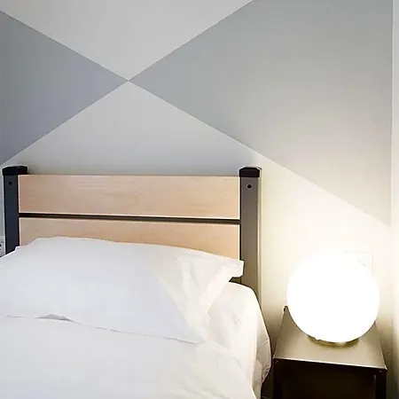 Snooze H Szálloda
