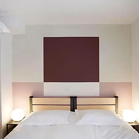 Snooze H Szálloda